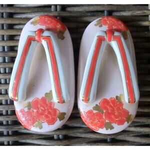 Vintage pair mini Geisha Sandals-Geta Sandals Salt and Pepper Shakers